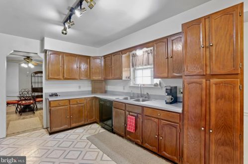 414 Old Country Club Rd, Charles Town WV  25414-5826 exterior