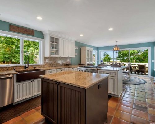 400 Windjammer Dr, Southold NY  11971-2217 exterior