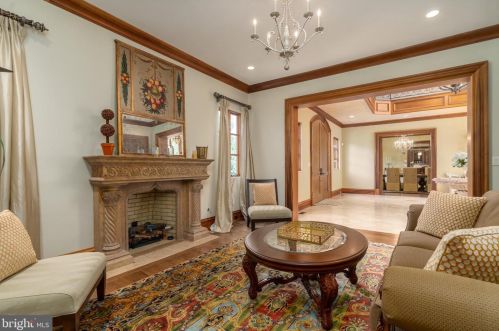 608 Kentland Dr, Great Falls VA  22066-1030 exterior