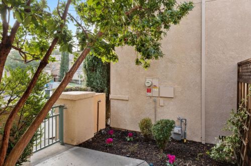 5337 Manderston Dr, San Jose CA  95138-2250 exterior