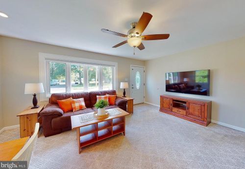 575 Winding Rd, Lansdale PA  19446-3446 exterior