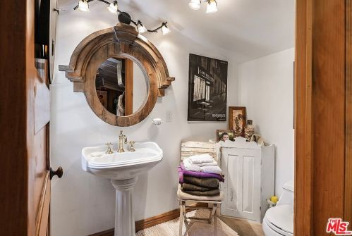 21658 Encina Rd, Topanga CA  90290-3524 exterior