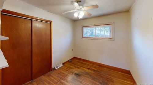 20 Stonington Rd, Norwich CT  06360-4818 exterior