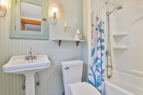 49 Mason Rd, Brookline NH 03033-2204 exterior