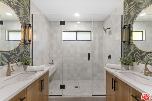 5254 Buffalo Ave, Van Nuys CA  91401-5929 exterior