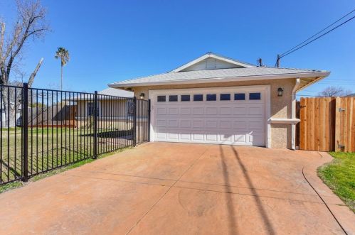 6732 Superior Dr, North Highlands CA  95660-3729 exterior
