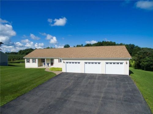7161 Tuckahoe Rd, Williamson, NY 14589-9538