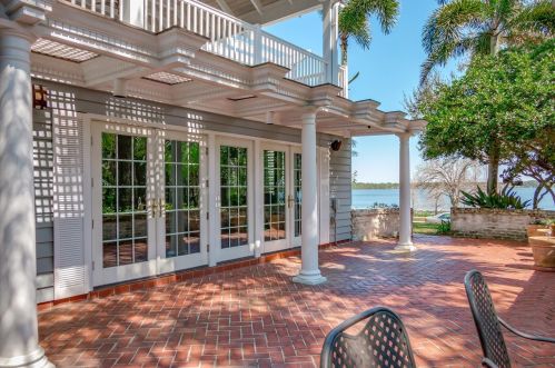 1050 Lake Hollingsworth Dr, Lakeland FL  33803-2267 exterior