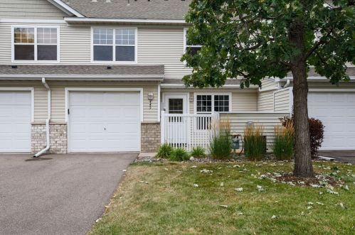445 Hickory Ln, Saint Paul, MN 55128-7037