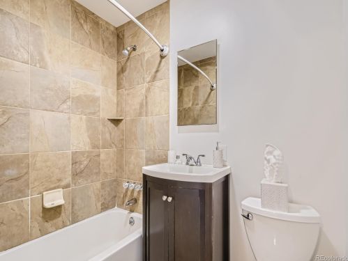 4745 Logan St, Englewood CO 80113-6841 exterior