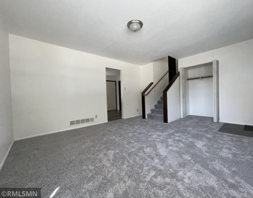 1101 Arkwright St, Saint Paul, MN 55130-3753
