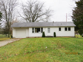 346 Street Rd, Sugar Grove Lake, OH 44833-2705