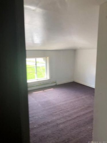 176 Gln St, New Britain CT 06051-2506 exterior