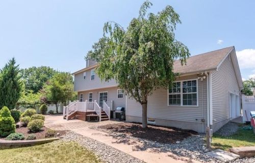 54 James Clark Dr, Middletown, NY 10940-6268