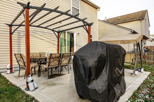 8311 Crete Ln, Blacklick OH  43004-8307 exterior