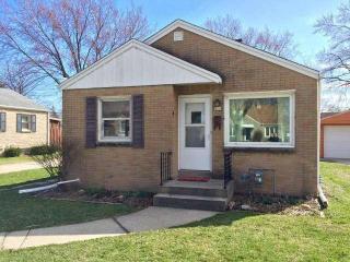 329 Van Norman Ave, Milwaukee WI  53207-5837 exterior