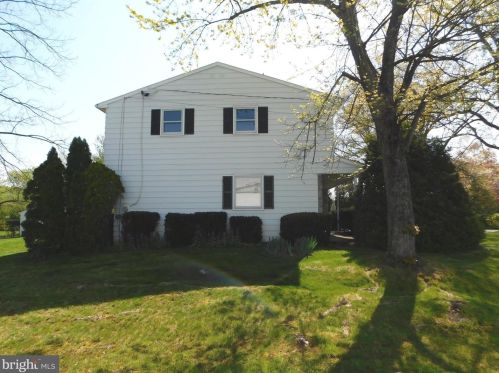 1299 Randy Dr, Pottstown PA  19464-2941 exterior