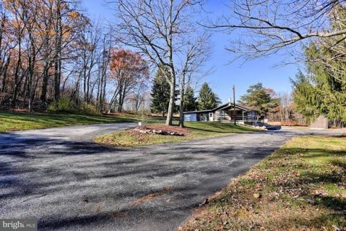 332 Heckman Rd, Hopewell, PA 16650-8604