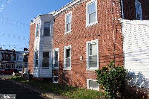 1437 Locust St, Norristown PA  19401-3321 exterior