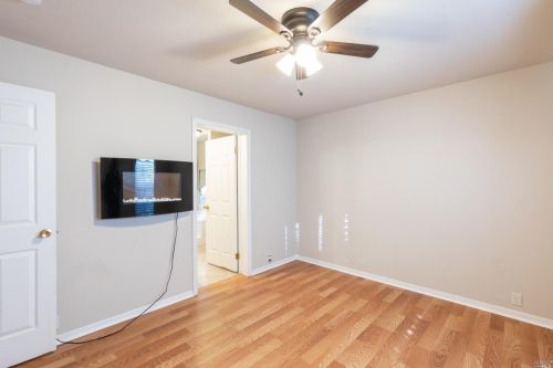 14 Ellie Dr, Santa Rosa CA  95403-1111 exterior
