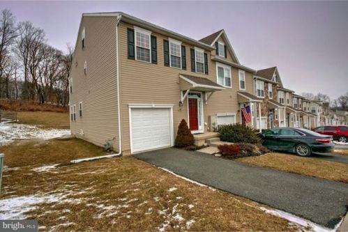 34 Sugar Maple Rd, Dale, PA 19504-9148