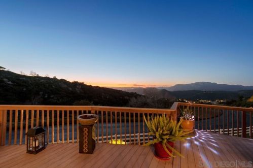 550 Old Stagecoach Run, Alpine CA  91901-1478 exterior