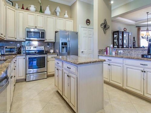 12843 Carrington Cir, Naples, FL 34105-5011
