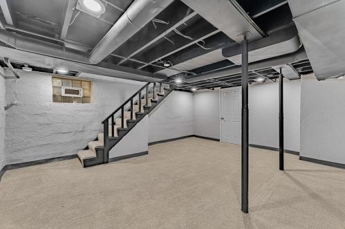 1314 Bellaire Pl, Pittsburgh PA  15226-1830 exterior