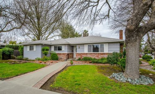 4 Casa Linda Dr, Woodland CA  95695-4612 exterior