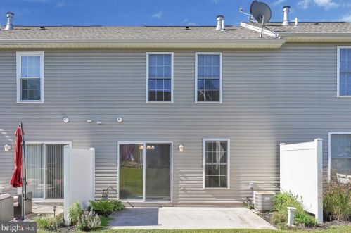 656 Mallard Dr, Etters PA  17319-8847 exterior
