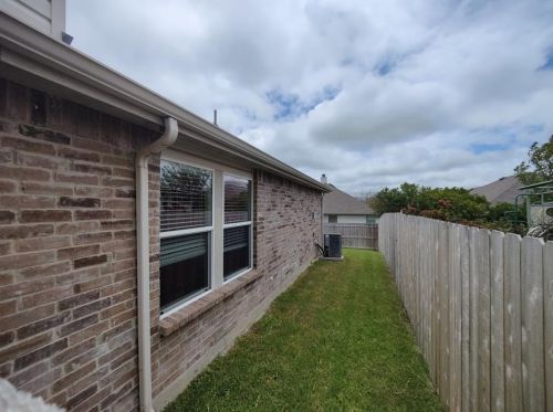 805 Cathy Dr, Burleson TX  76028-8657 exterior
