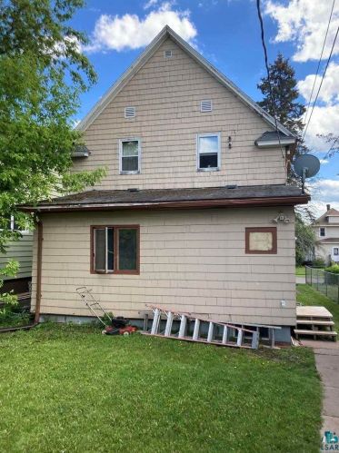 725 3rd St, Duluth, MN 55805-2023