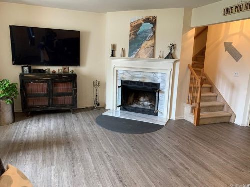 15 Olde Wagon Rd, Warwick NY  10990-4227 exterior