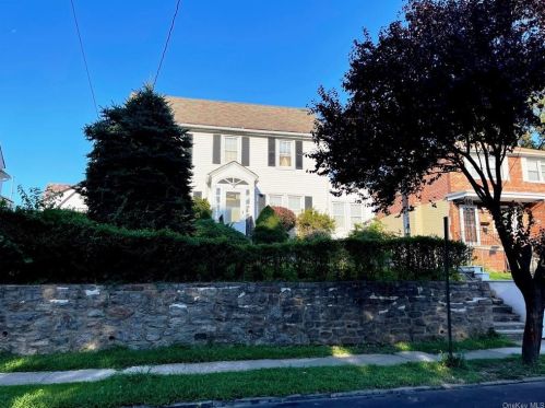 311 Rich Ave, Mount Vernon NY  10552-3010 exterior