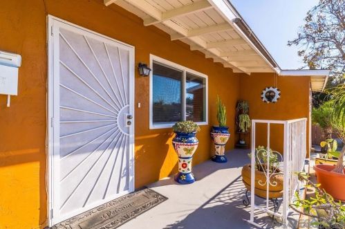 3943 Aragon Dr, San Diego, CA 92115-6737