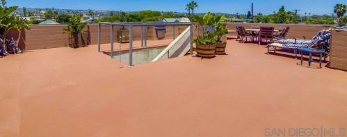 4111 Bayard St, San Diego CA 92109-4039 exterior