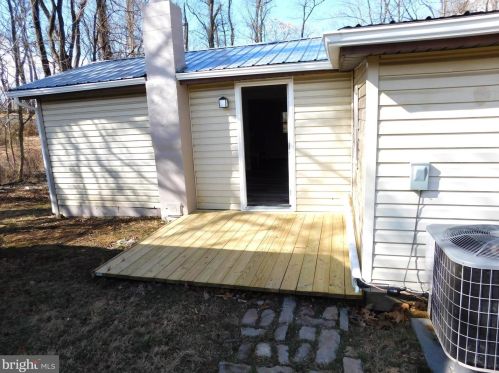 180 Homewood Ave, Falling Waters WV  25419-9737 exterior