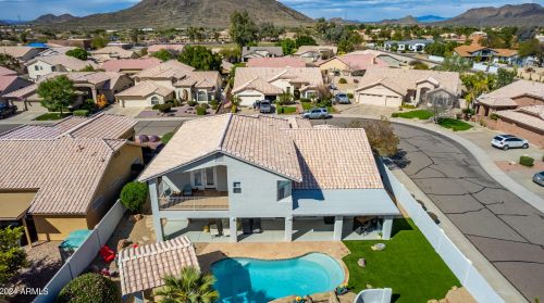 5717 Soft Wind Dr, Glendale AZ  85310-3643 exterior