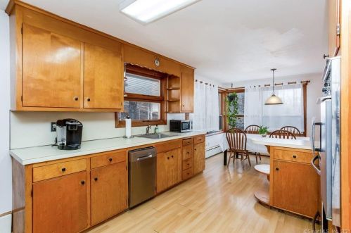 691 Millbrook Rd, Middletown CT  06457-5523 exterior