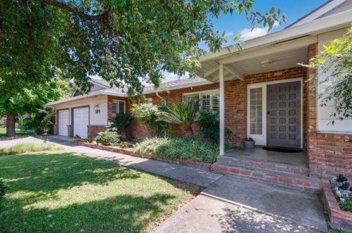 504 Greenwich Ln, Modesto CA  95350-1506 exterior