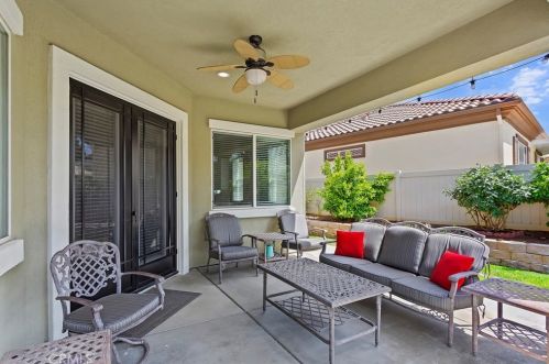 991 Gleneagles Rd, Beaumont CA  92223-8525 exterior