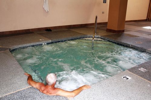 9906 Spruce Dr, Sun City AZ 85351-1958 exterior