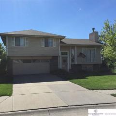 6620 81st St, Omaha, NE 68122-1645