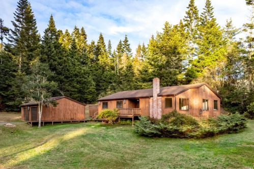 12123 Oakwood Rd, Mendocino, CA 95460-9804