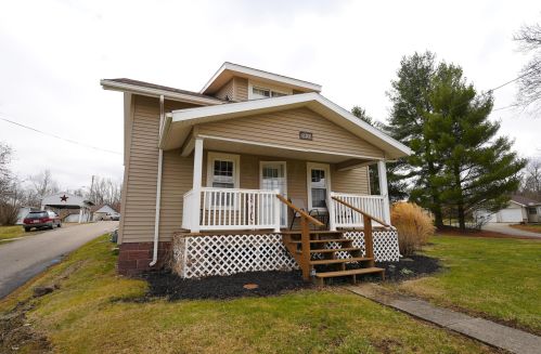 897 Main St, New Lexington, OH 43764-1552
