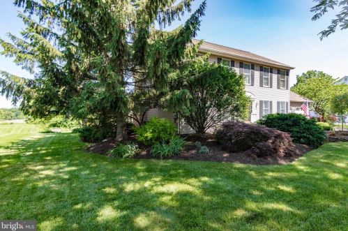 533 Paterno Dr, Harleysville, PA 19438-2251