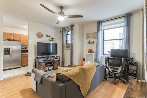 21-05 33rd St, Long Island City, NY 11105-2024