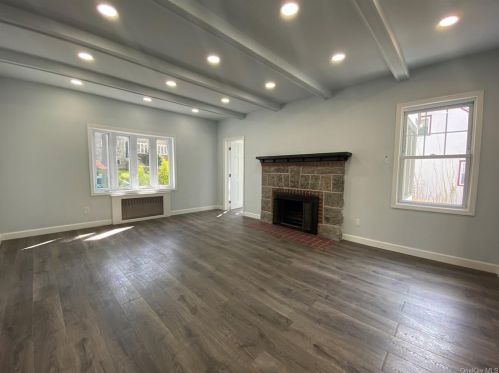 438 Seneca Ave, Mount Vernon NY  10553-1702 exterior