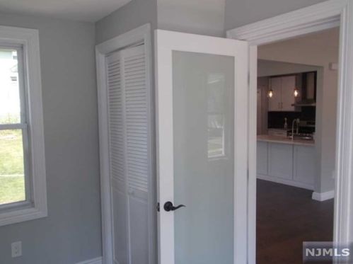 304 James St, Teaneck NJ  07666-3220 exterior