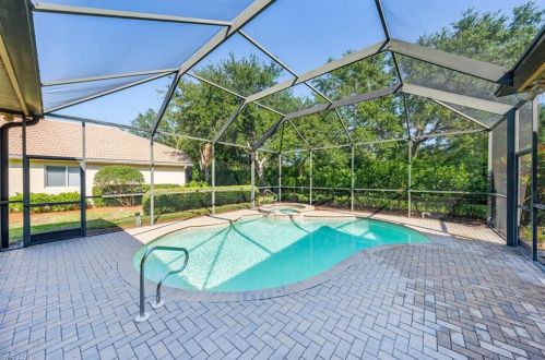 1087 Camelot Cir, Naples, FL 34119-1363